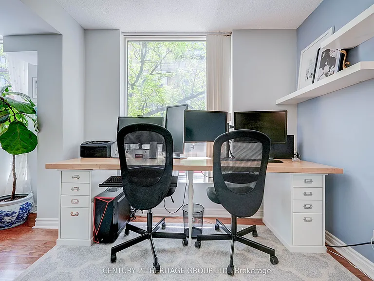 92 King St E #207 — Photo 17
