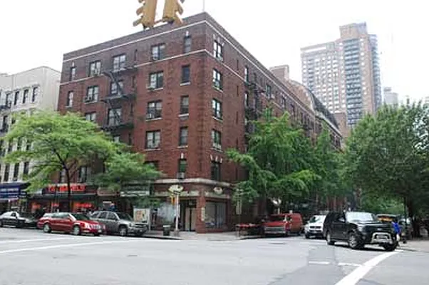 Rented by Buchbinder & Warren | media 10