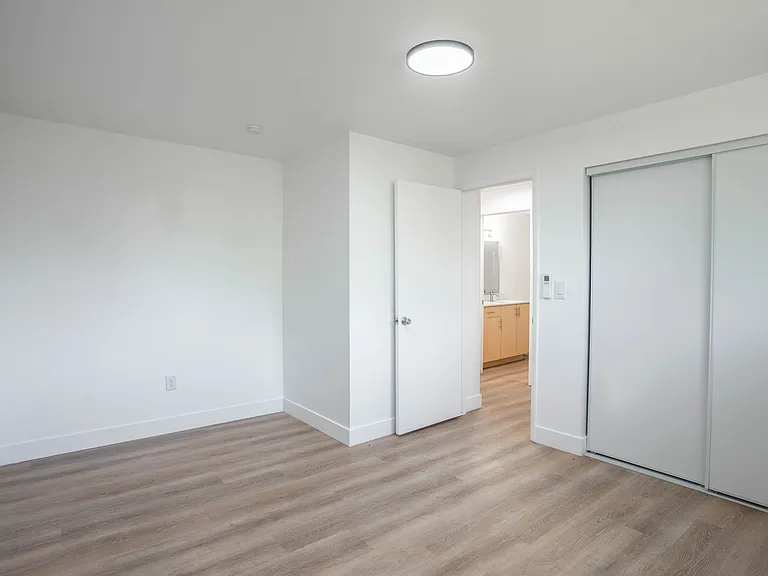 21S Bedroom 21S Bedroom