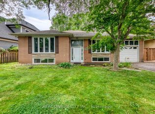 462 Willis Dr, Oakville, ON L6L 4V5