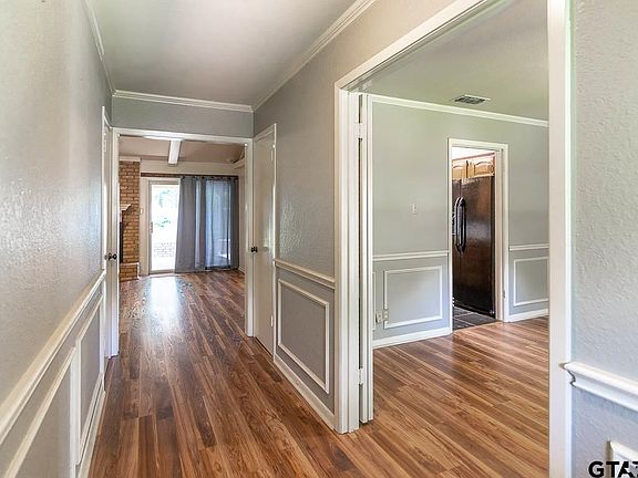 3rd image of 8308 Oxford Dr