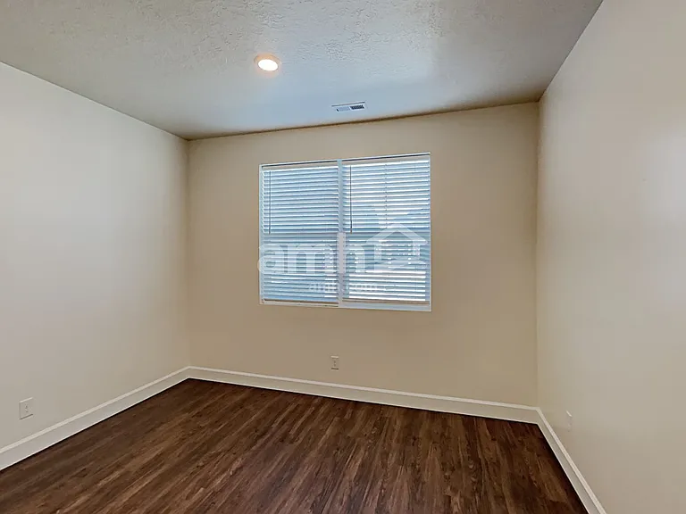 1192 N Wagon Way — Photo 11