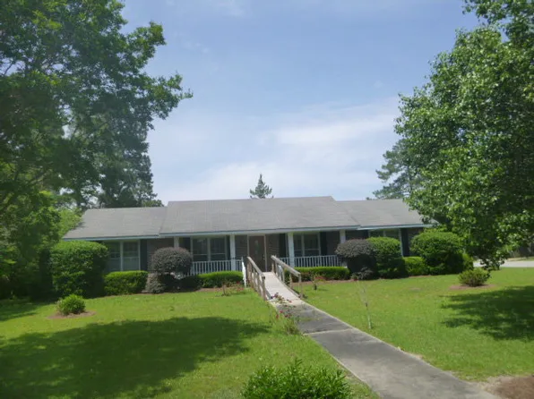 901 Florida Dr, Tifton, GA 31794