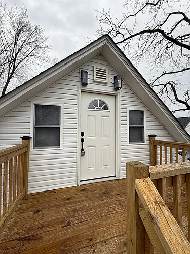 73 Laurel St #B Photo 1
