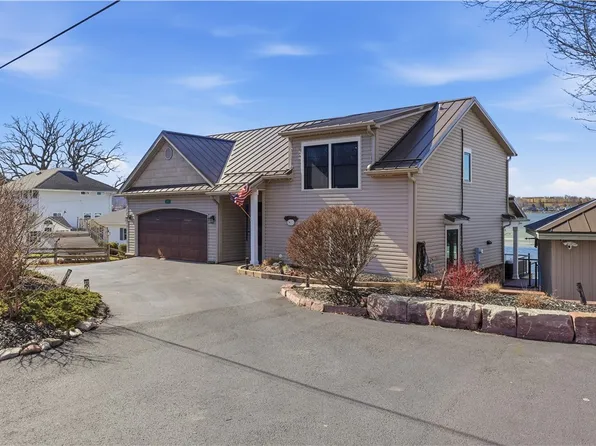 4102 E Lake Rd, Livonia, NY 14487