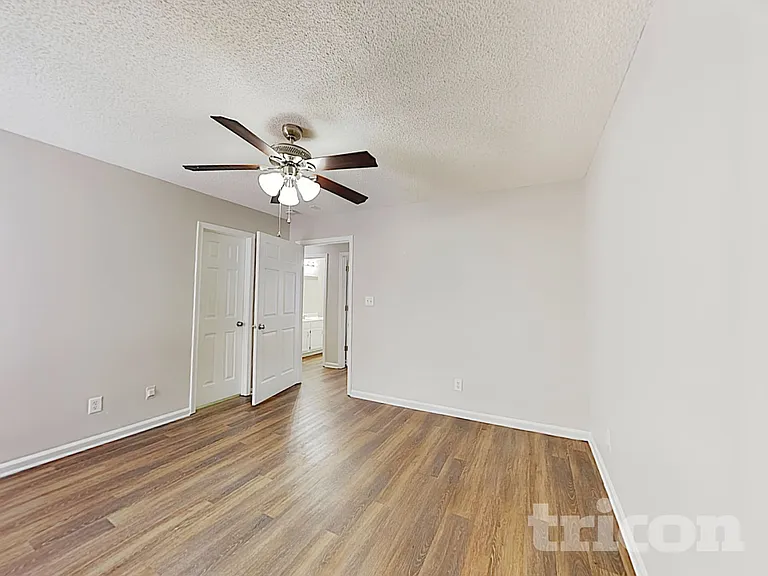 924 Pine Circle Dr — Photo 8