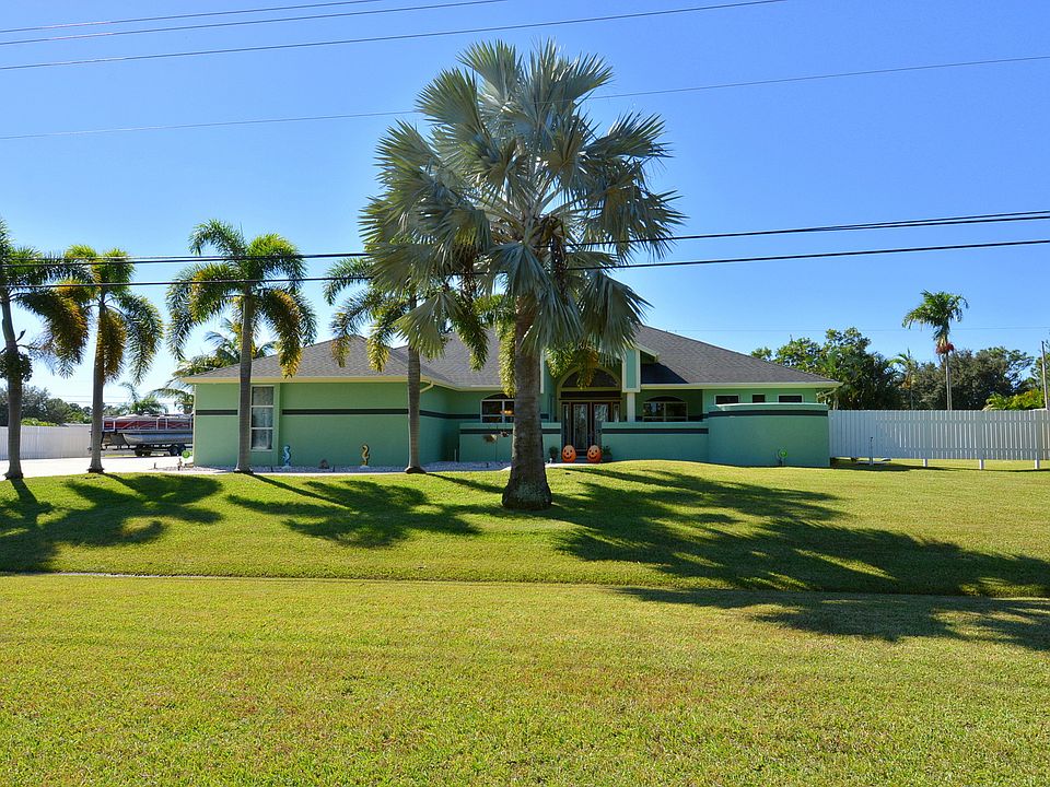 1st image of 364 SW Paar Dr