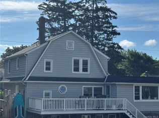 2 Orchard Neck Rd, Center Moriches, NY 11934