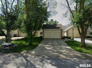 16 Chimney View Ln, Springfield, IL 62707