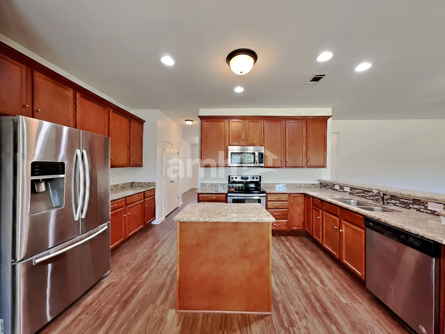 4 bed, 2.5 bath, 2894 sqft, $2,755 — Photo 4