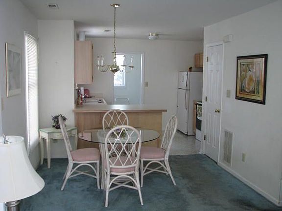 5th image of 304 Cedarwood Vlg #A