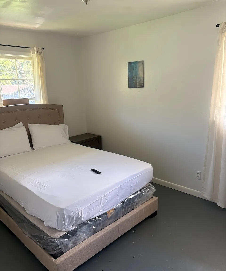 1 bed, 2550 sqft, $575 — Photo 3