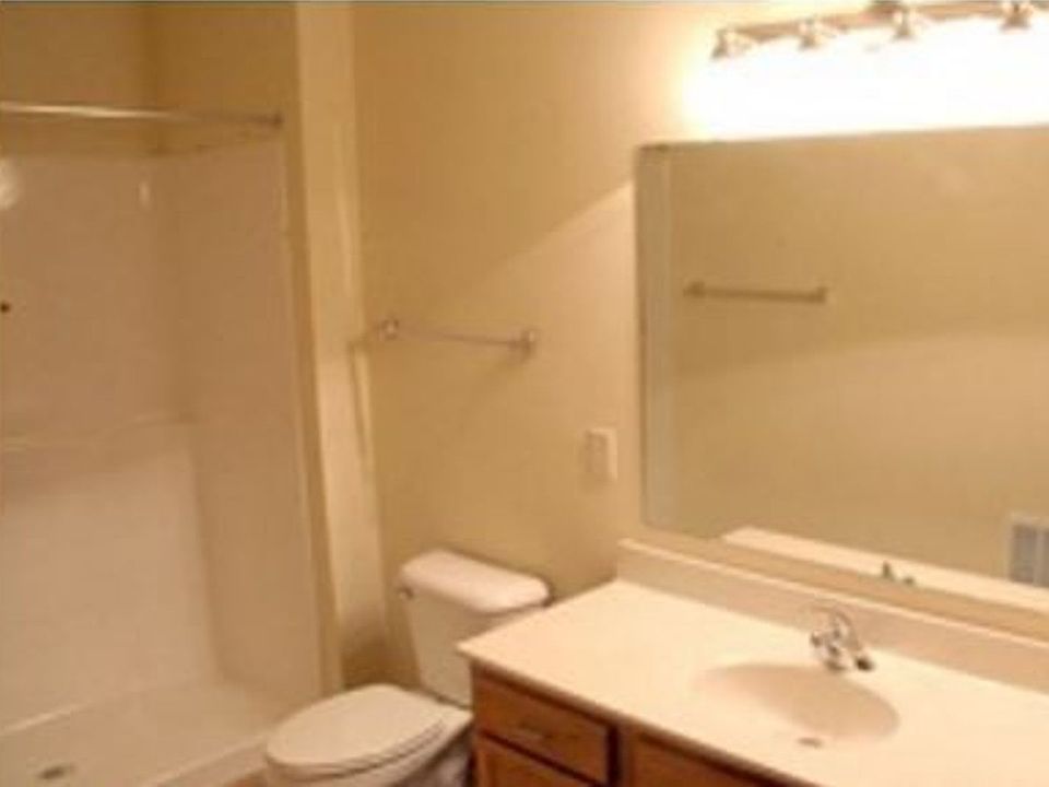 2nd image of 861-871 Kimball Ln #871-201