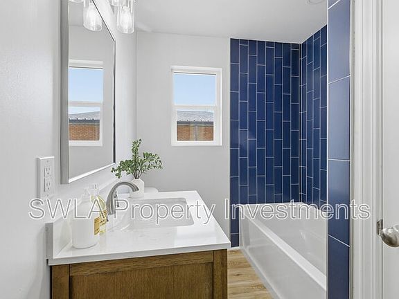 5th image of 213 Dewitt St