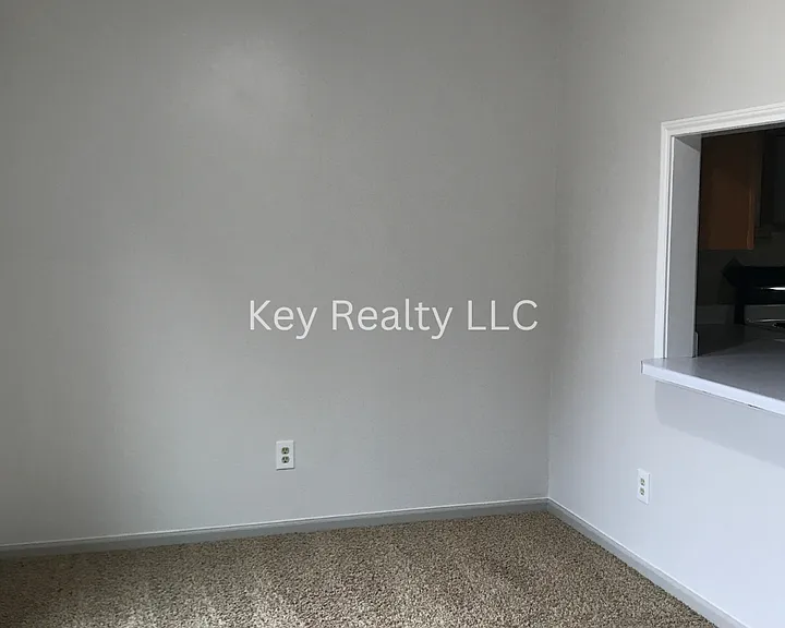 999 Bayou Trace Dr — Photo 2