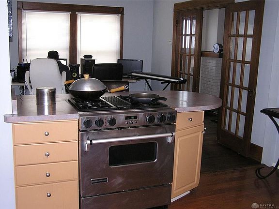 5th image of 2337 Rosemont Blvd