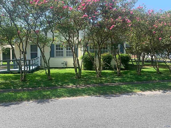 2nd image of 607 Lafourche Dr