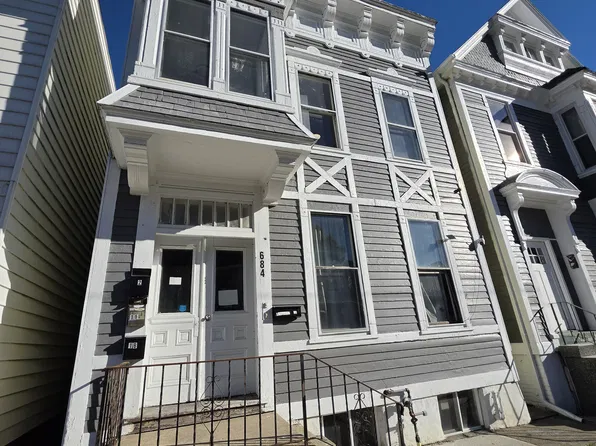 684 2nd Ave APT 3, Troy, NY 12182