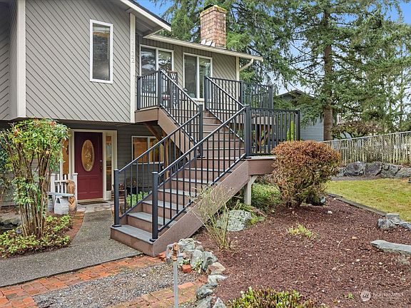 2nd image of 2122 131st Avenue NE