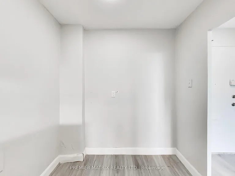 65 Thorncliffe Park Dr #907 — Photo 15