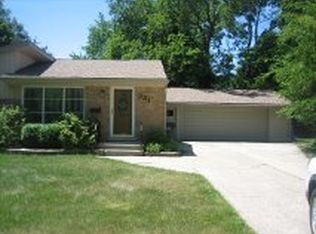 331 Reitman Ct, Rochester Hills, MI 48307