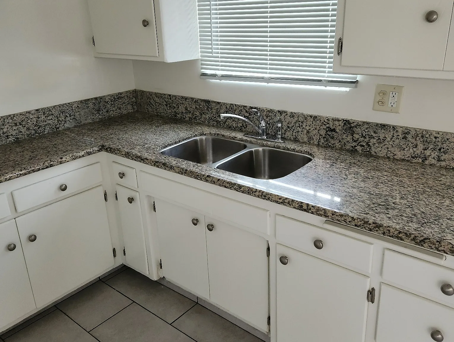 1 bed, 750 sqft, $1,900 — Photo 4