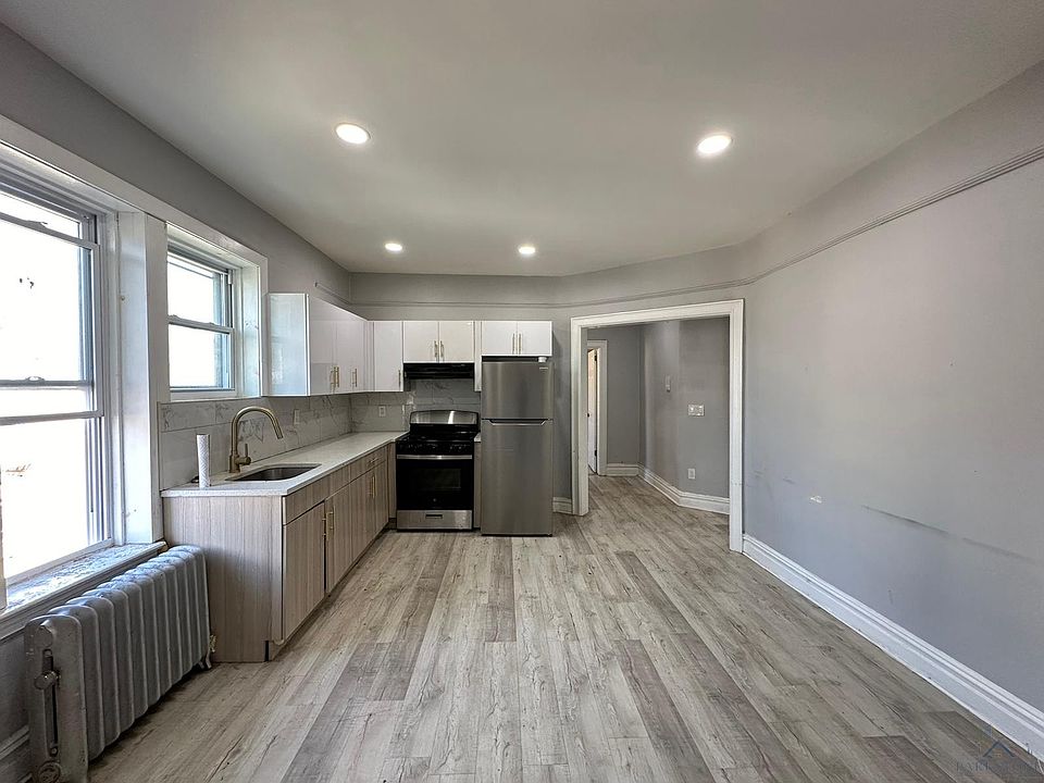 1st image of 319 Summit Ave APT 14