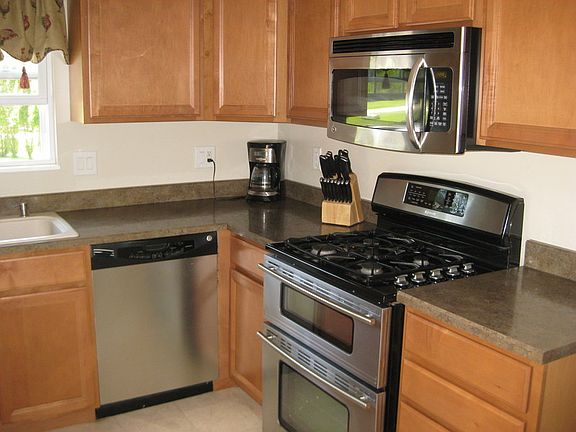 4th image of 1553 Cottonwood Dr