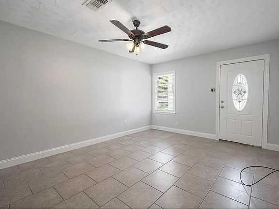 3rd image of 513 Frederick St