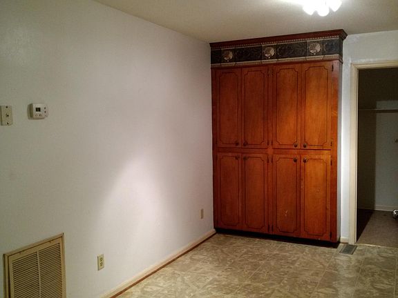 3rd image of 2917 Vance Dr NW APT 3