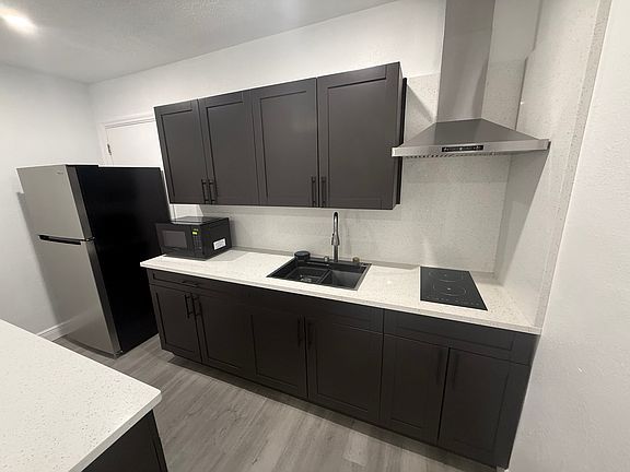 3rd image of 2331 Glenridge Dr #2331