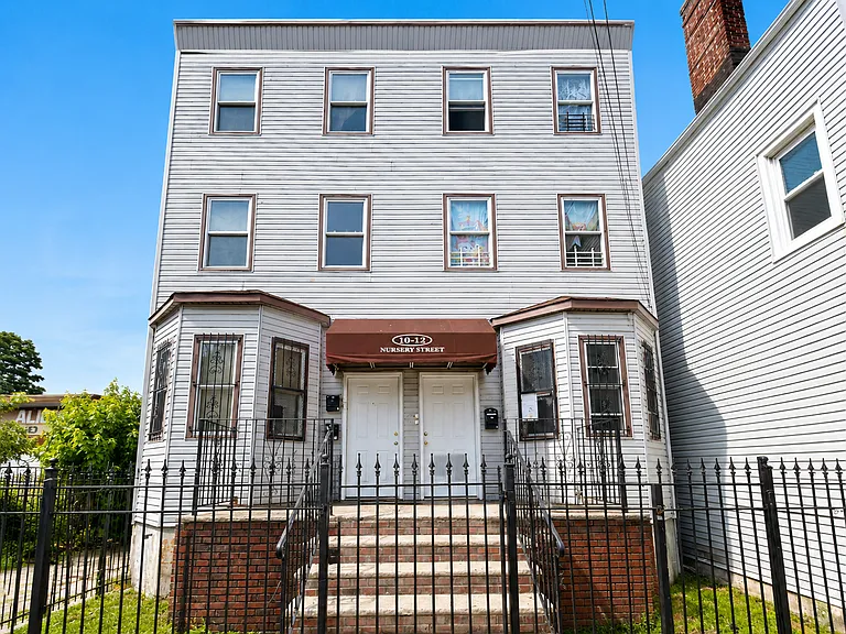 10-12 Nursery St #1R — Photo 5