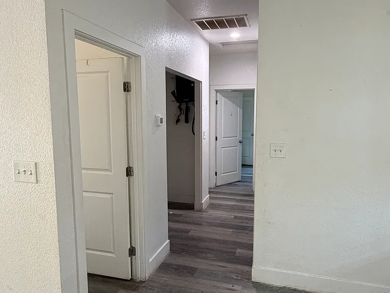327 Linden St #2 — Photo 6