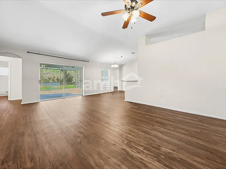 1443 Baythorn Dr — Photo 5