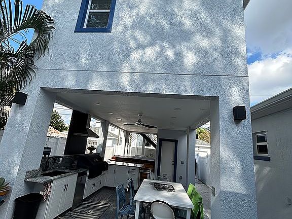 4th image of 2811 2nd Ave S