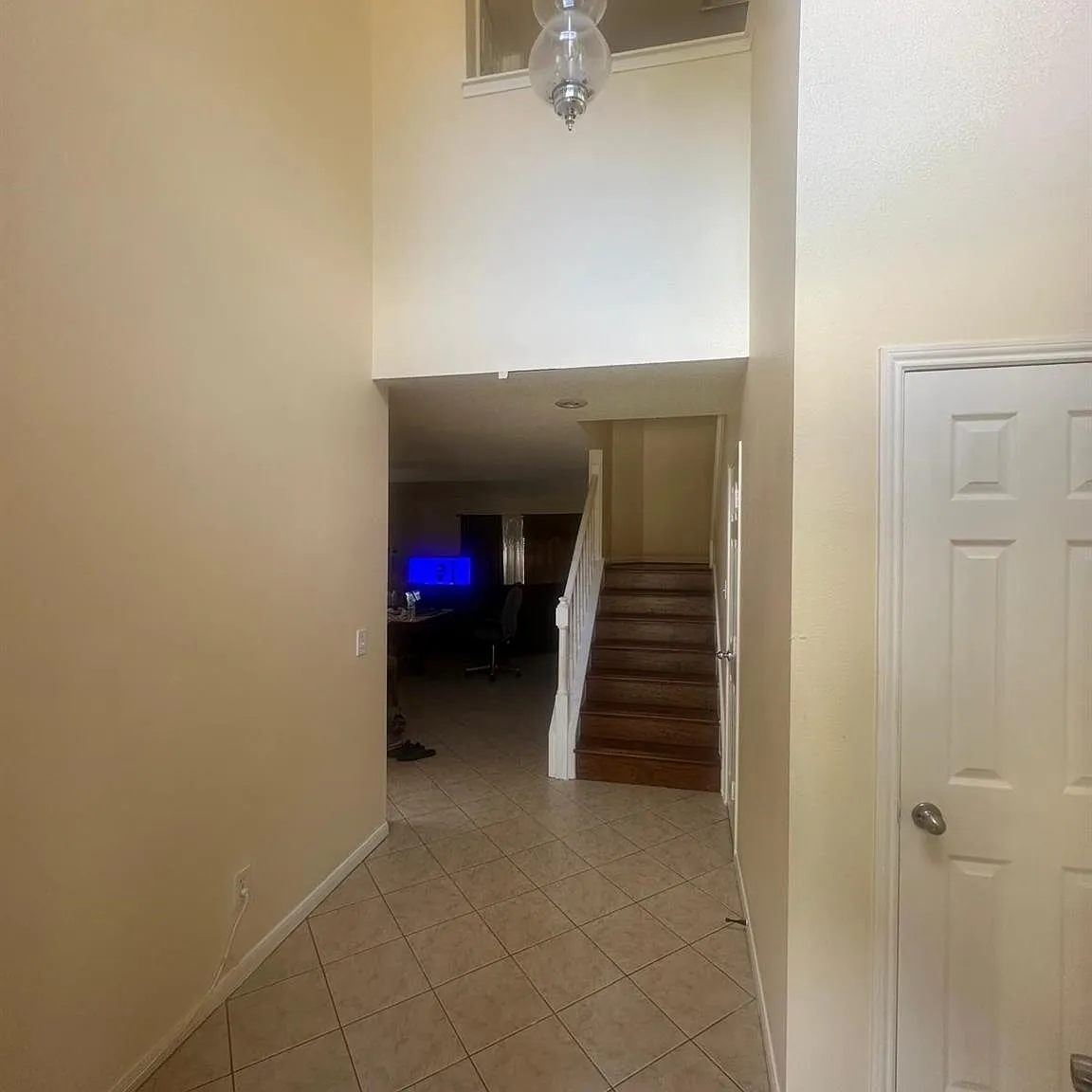 5 bed, 2.5 bath, 2502 sqft, $2,150 — Photo 3