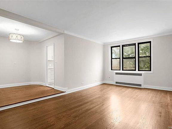 5th image of 69-40 Yellowstone Blvd #609