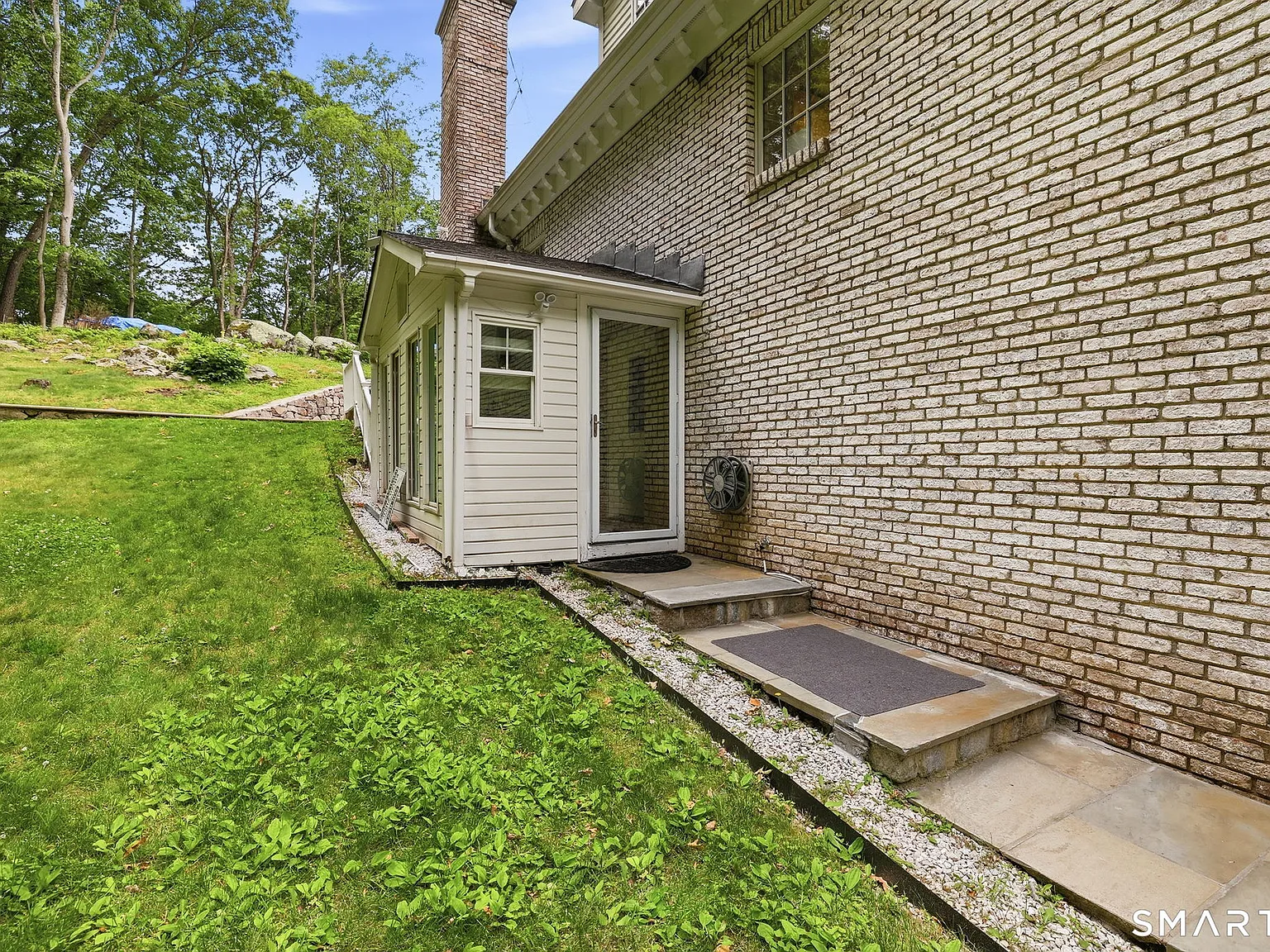 2 bed, 1.5 bath, 1000 sqft, $3,750 — Photo 3
