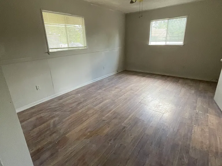605 W Hanna St — Photo 7