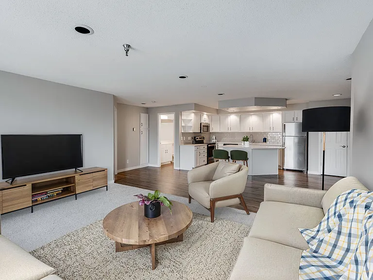 Waconia - 2 Bed / 2 Bath - 1,036 Sq.Ft.