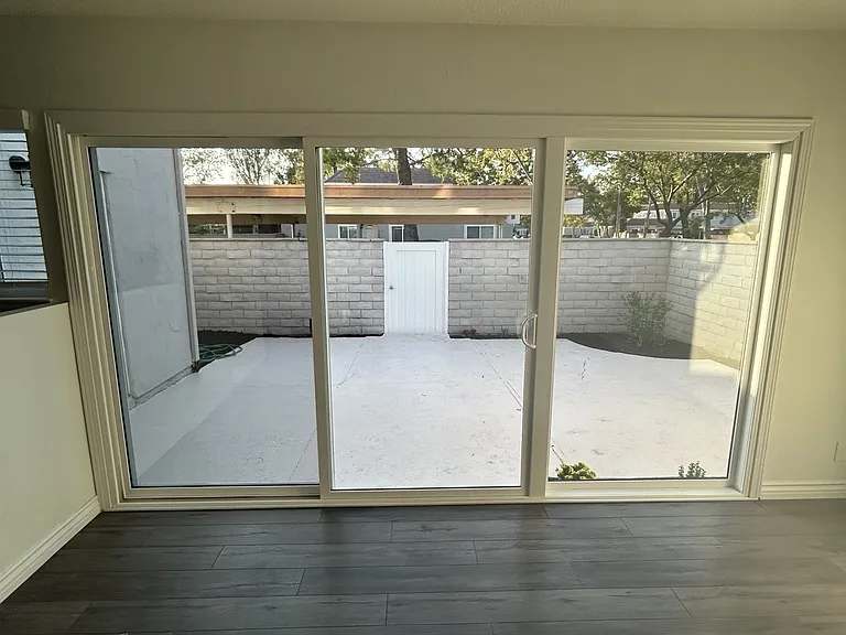 22011 Lakeland Ave — Photo 6