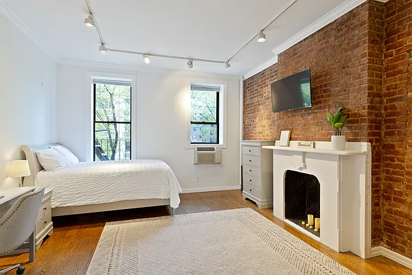 Sold by UbiQ NY | media 1