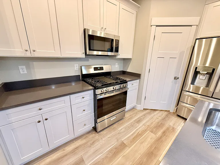 1013 S 2740 E — Photo 3