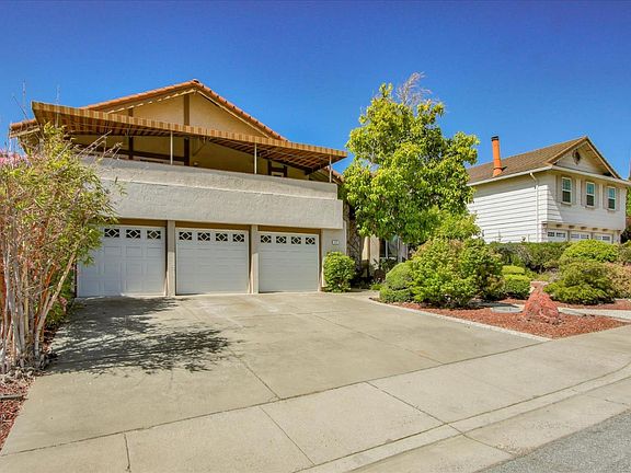 2nd image of 3245 Ravenswood Way