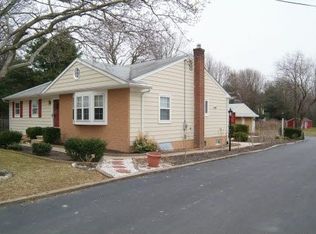 318 New Albany Rd, Moorestown, NJ 08057