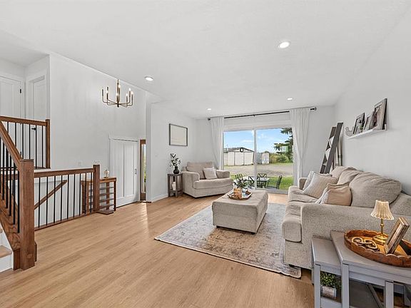 3rd image of 245219 E Range Road 271