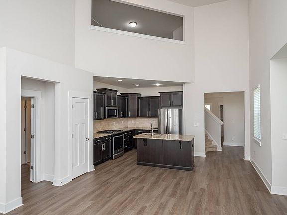 4th image of 117 Creekhaven Ln