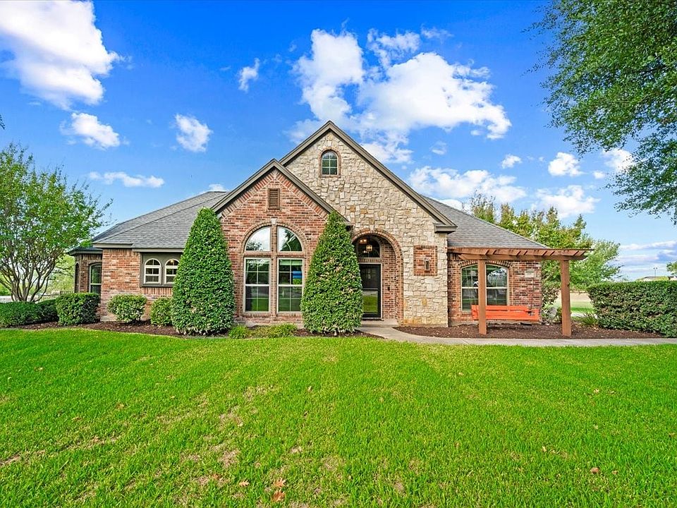 1st image of 137 Prairie Ridge Dr