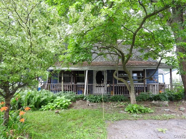 114 Parker Ave, Liverpool, NY 13088