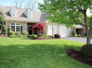 1023 Surrey Woods Dr, Canonsburg, PA 15317
